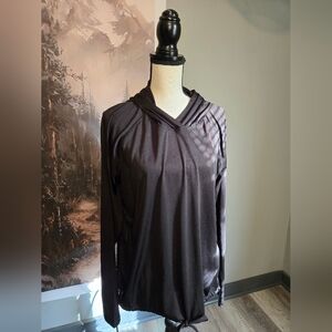 Lnwot UnderArmor Heat Gear Pullover  Black Sz Lg. Drawstring Waist.